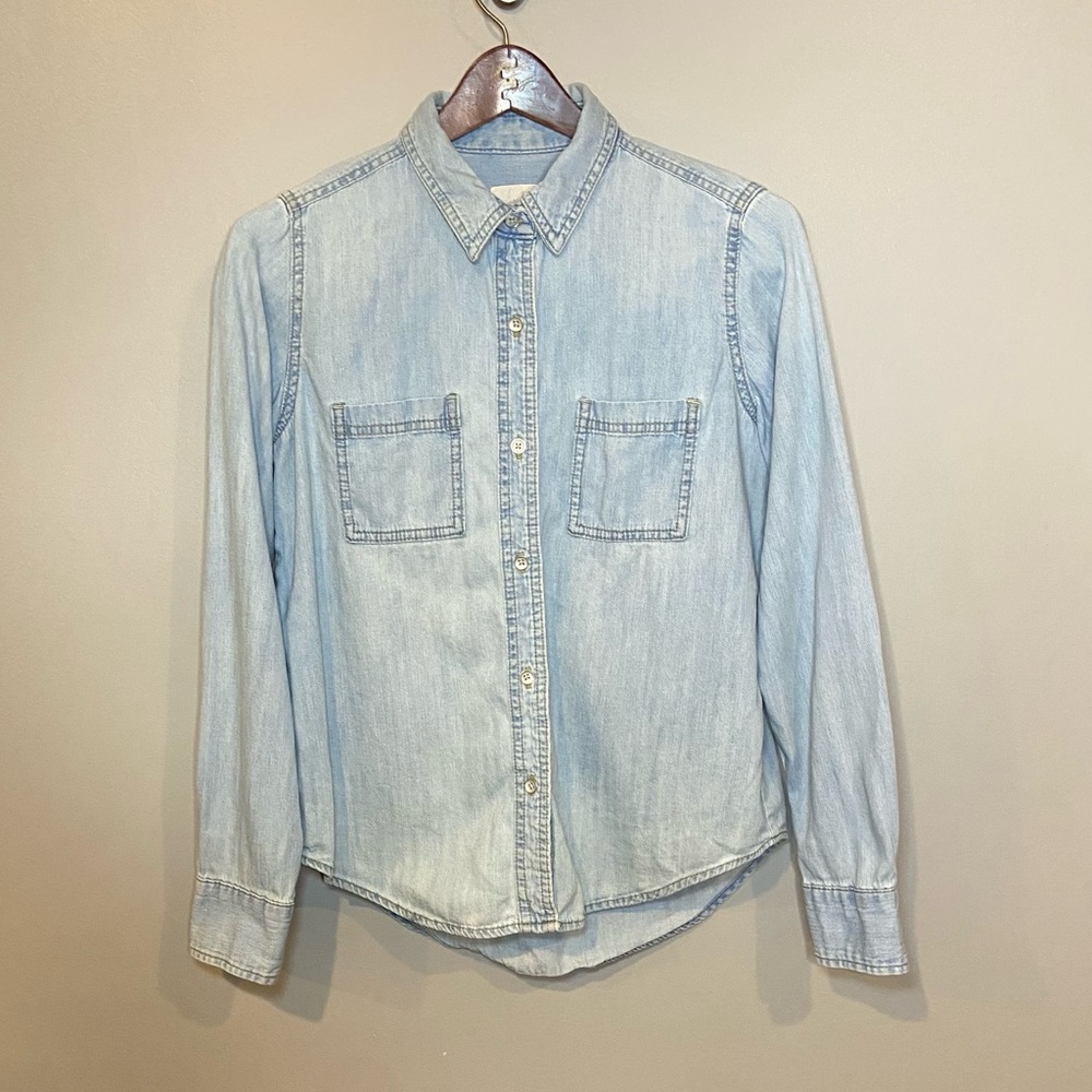 Universal Thread Light Blue Denim Chambray Shirt Size Small 100% Cotton